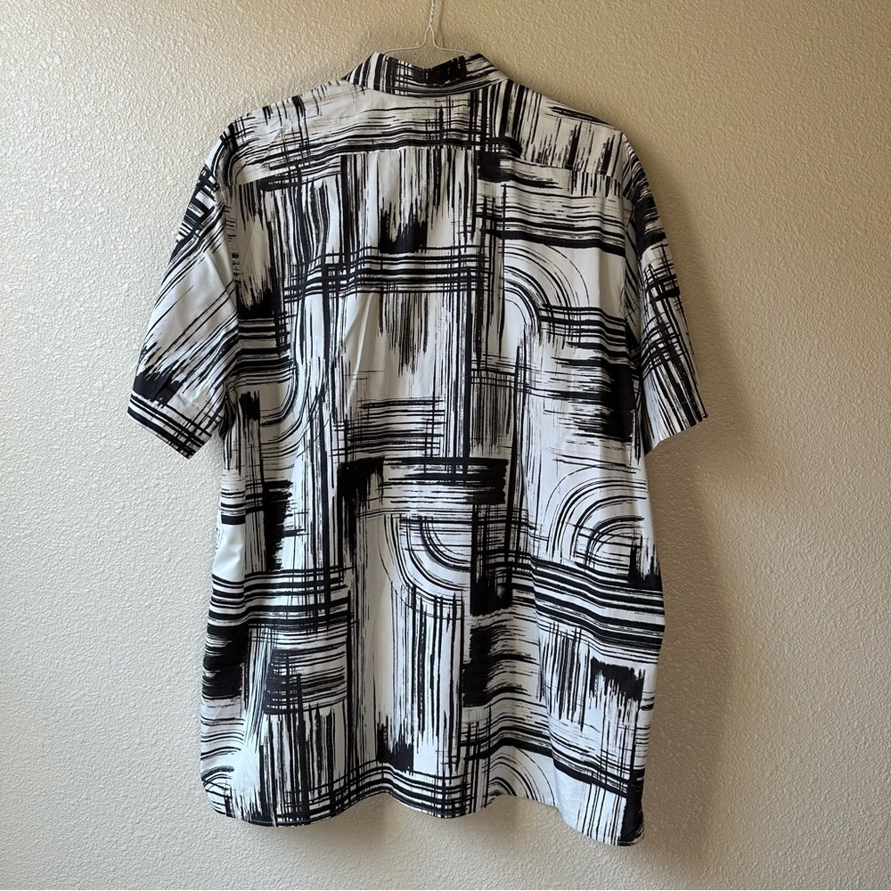 Banana Republic Black and Cream Abstract Button-Up Collared Shirt Mens Size XXLT - Picture 2 of 7